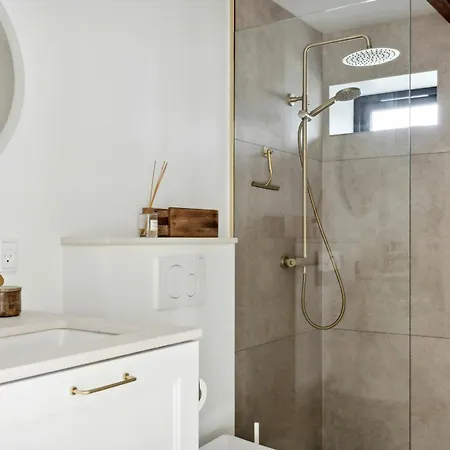 펜션 Enjoy Nature In A Thatched Annex From 1860