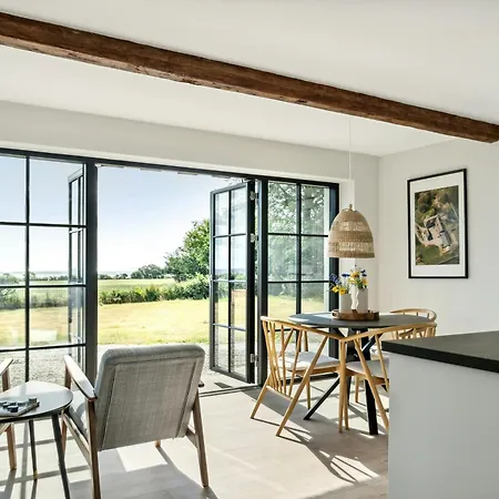 Enjoy Nature In A Thatched Annex From 1860 펜션 Frorup