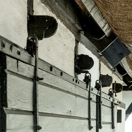 Enjoy Nature In A Thatched Annex From 1860 펜션 Frorup