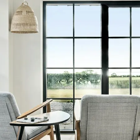 Enjoy Nature In A Thatched Annex From 1860 *