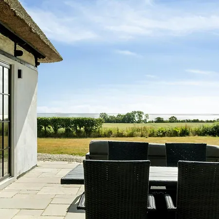 Enjoy Nature In A Thatched Annex From 1860 펜션 Frorup