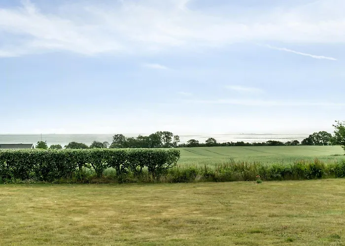 Enjoy Nature In A Thatched Annex From 1860 * Frørup